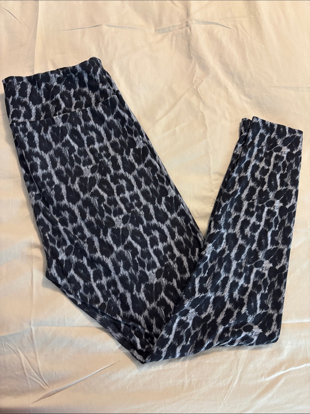LuLaRoe Black & Gray Animal Print Leggings
